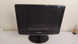 2 Monitors: Dell 22inch, Samsung 17inch