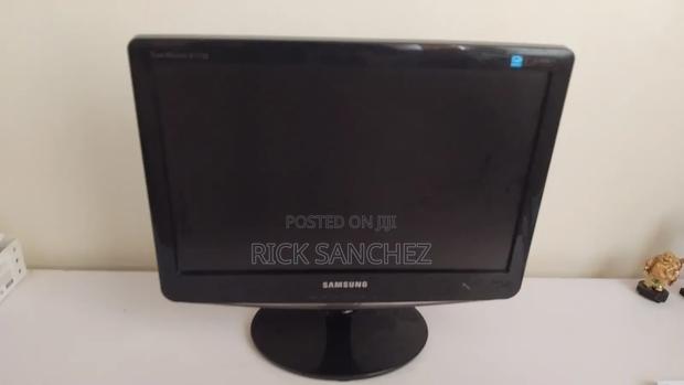 2 Monitors: Dell 22inch, Samsung 17inch - thumbnail 4