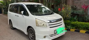Toyota Noah 2012 White