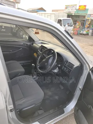 Toyota Succeed SV Premium 2014 Silver
