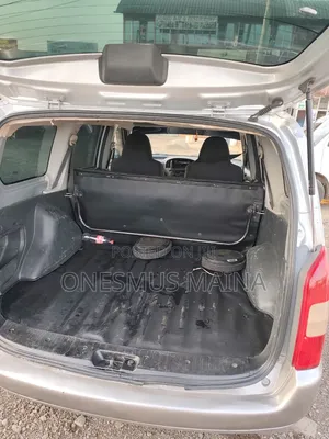 Toyota Succeed SV Premium 2014 Silver