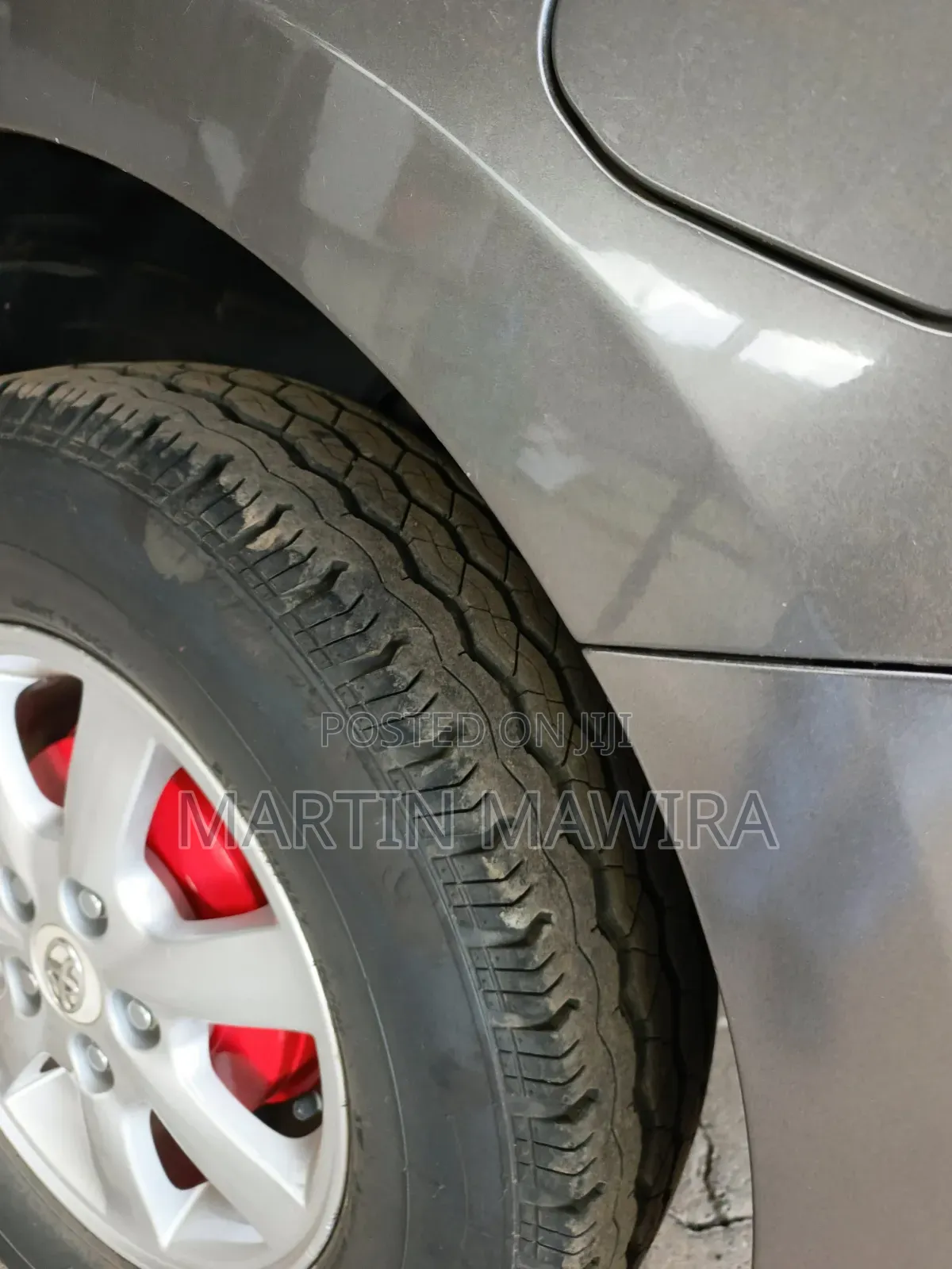 Toyota ISIS 2011 Gray