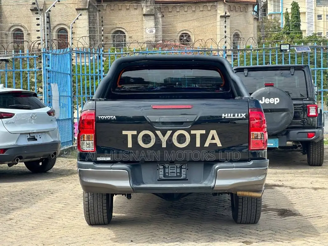 Toyota Hilux 2019 Black