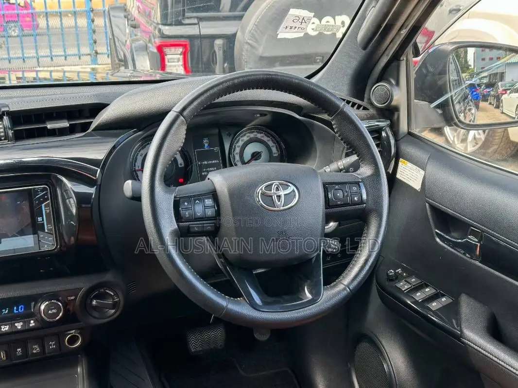 Toyota Hilux 2019 Black