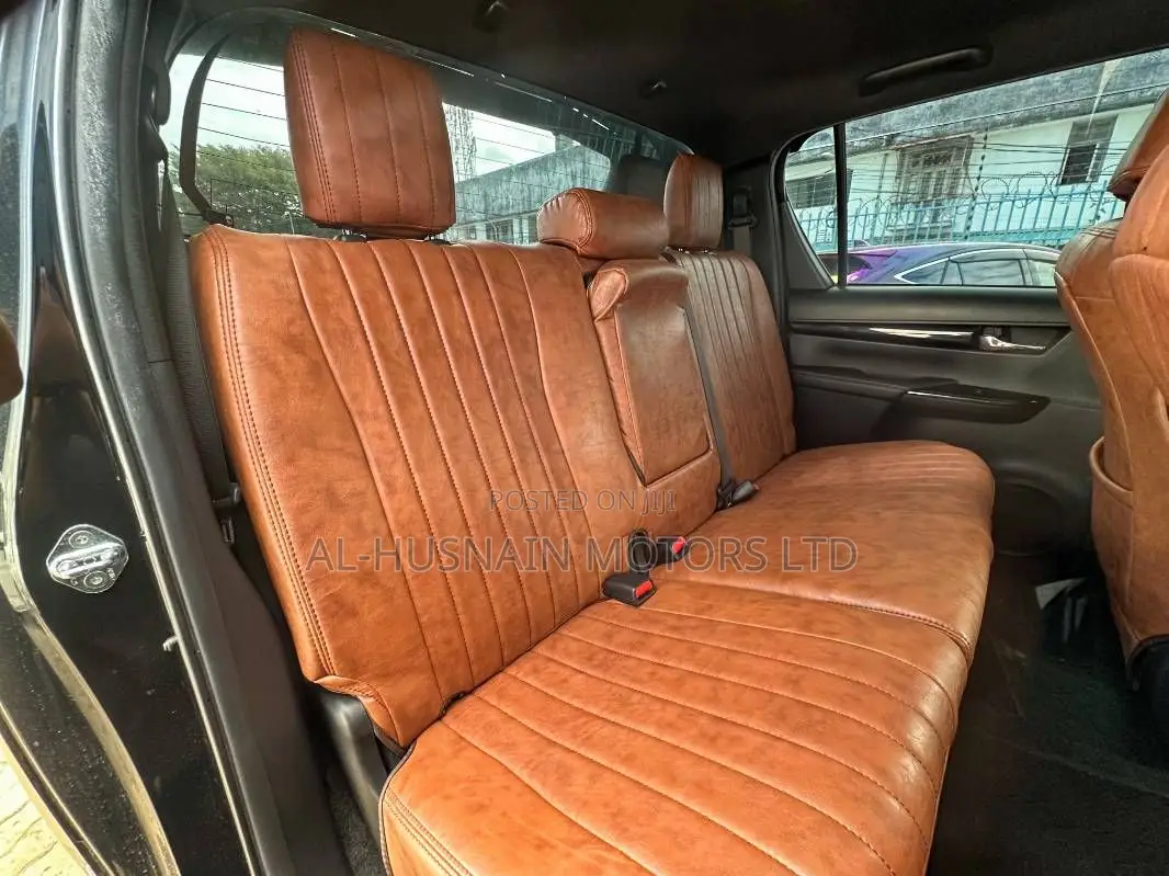 Toyota Hilux 2019 Black