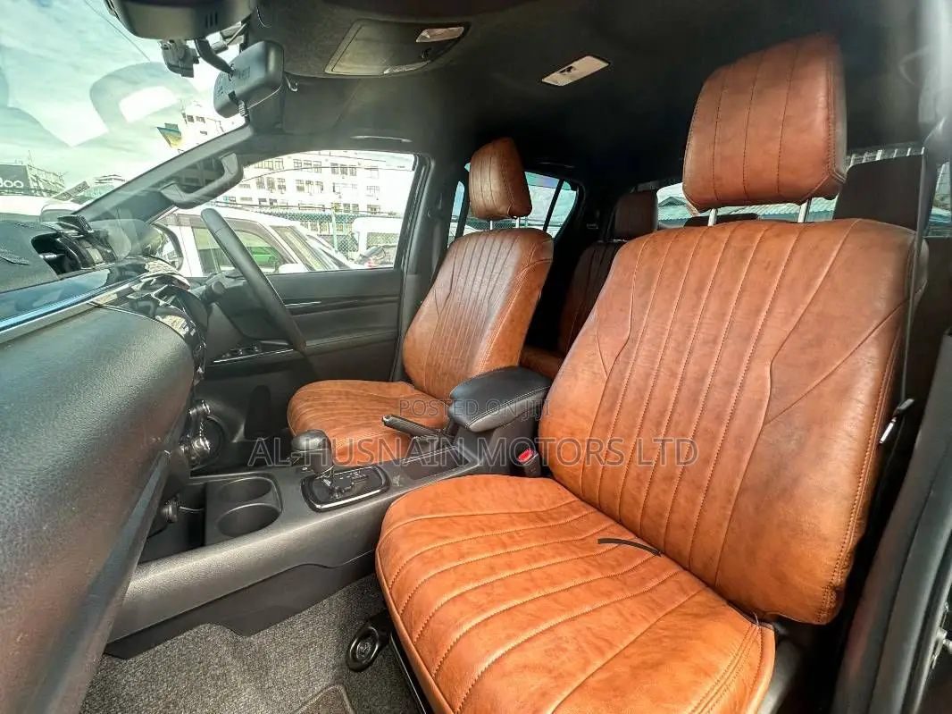 Toyota Hilux 2019 Black