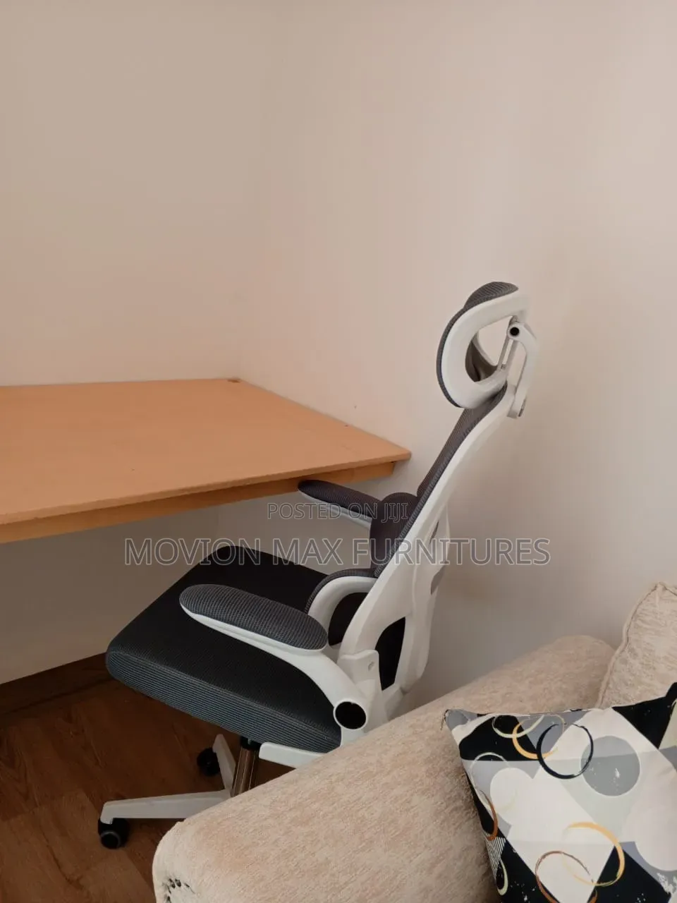 Deluxe Office Chair Ergonomic Chair
