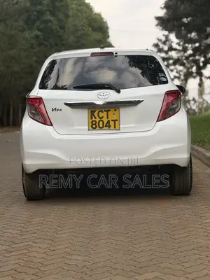 Toyota Vitz 2011 White