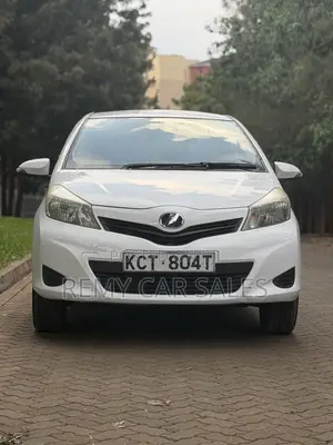 Toyota Vitz 2011 White