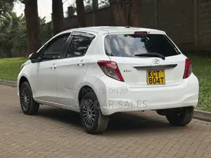 Toyota Vitz 2011 White