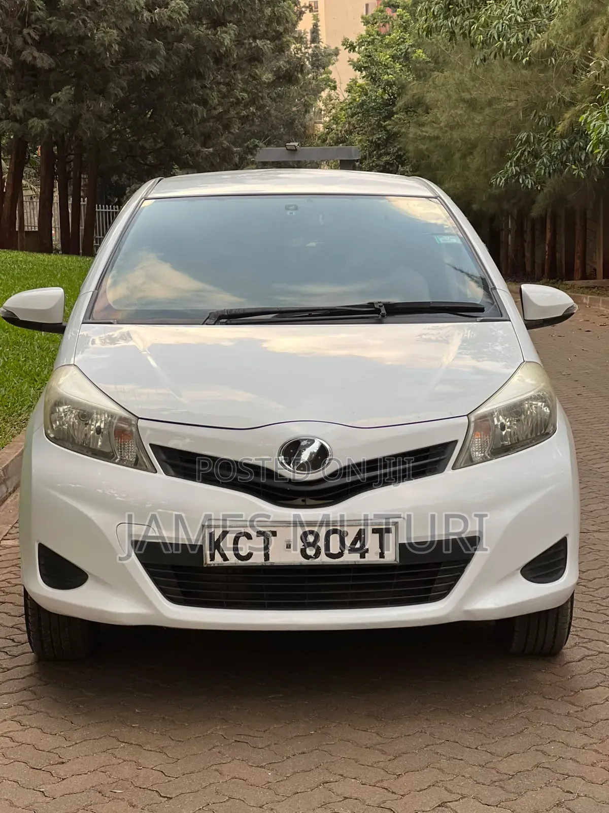 Toyota Vitz 2011 White
