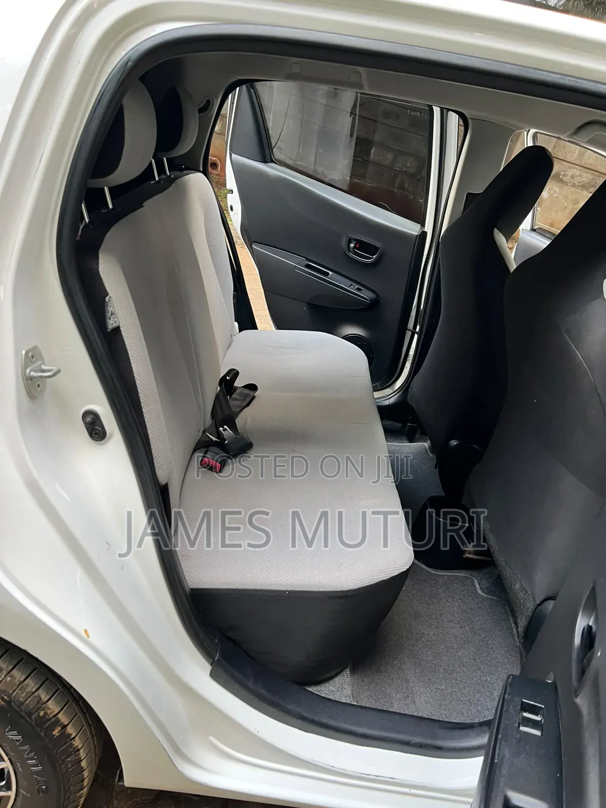 Toyota Vitz 2011 White