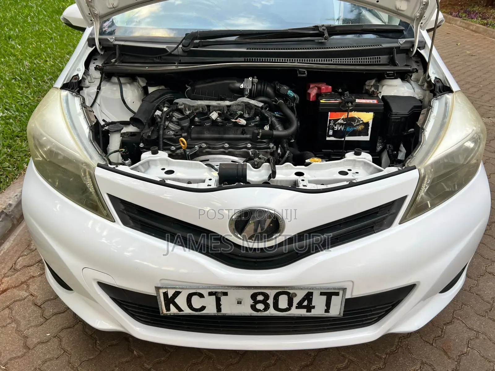 Toyota Vitz 2011 White