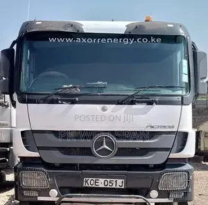 Mercedes-Benz 2010 3340 Clean