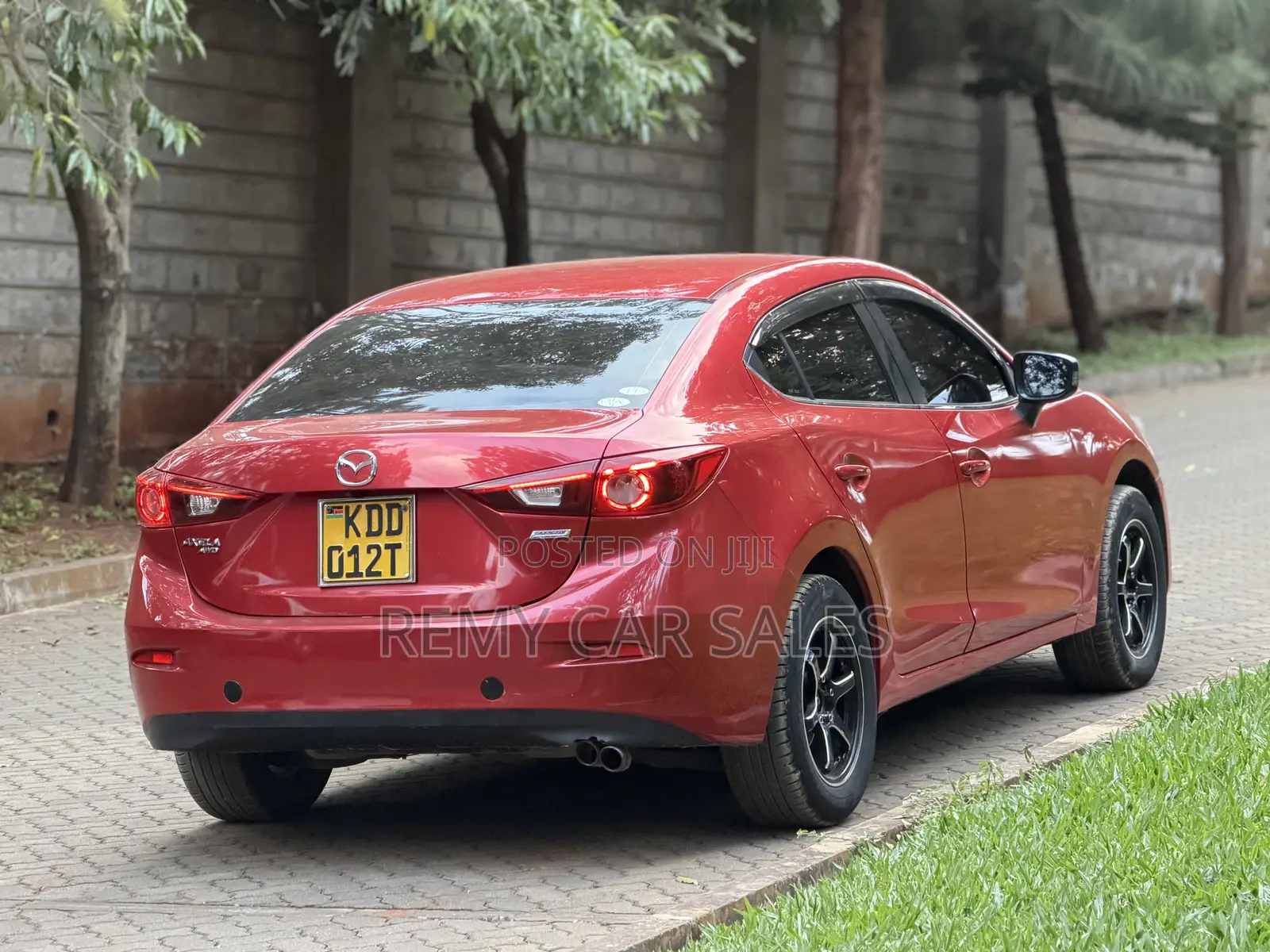 Mazda Axela SV Premium 2014 Red