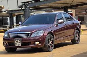 Mercedes-Benz C200 2010 Red