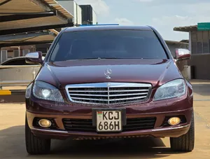 Mercedes-Benz C200 2010 Red