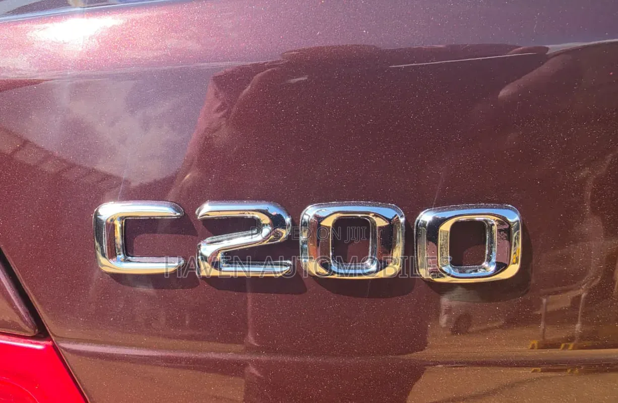 Mercedes-Benz C200 2010 Red