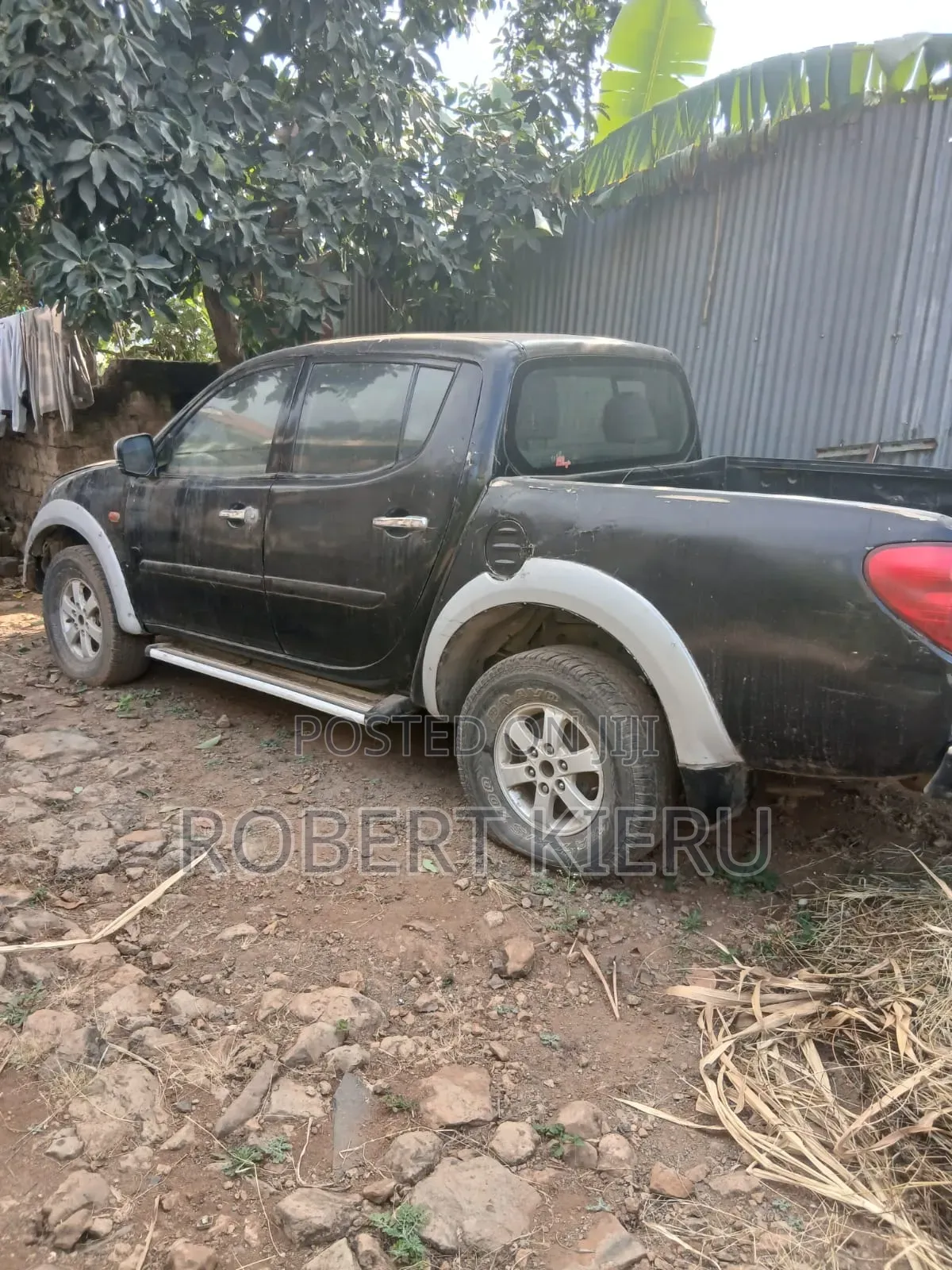 Mitsubishi L200 2012 Black