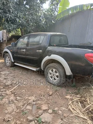 Mitsubishi L200 2012 Black
