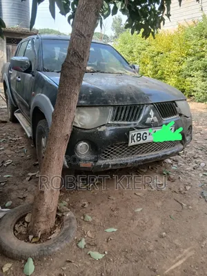 Mitsubishi L200 2012 Black