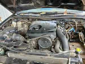 Mitsubishi L200 2012 Black