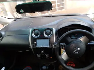 Nissan Note 2010 Silver