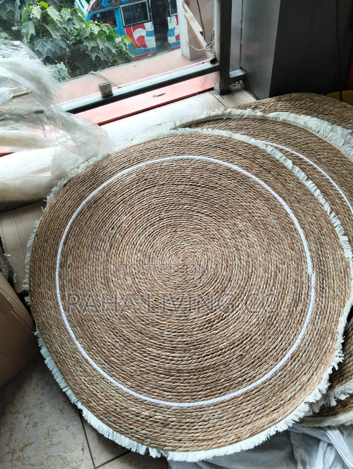 Hand Braided Natural Round Jute Rug for Home Décor