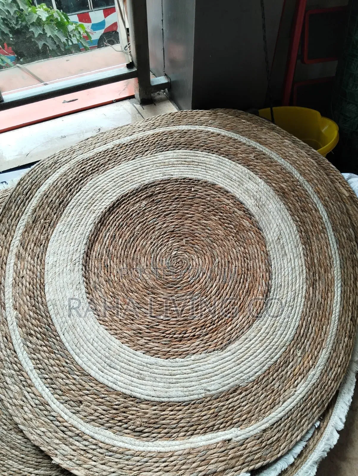 Hand Braided Natural Round Jute Rug for Home Décor