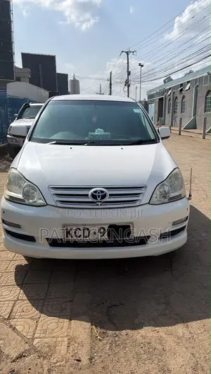 Toyota Ipsum 2009 White