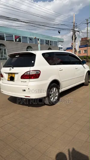 Toyota Ipsum 2009 White