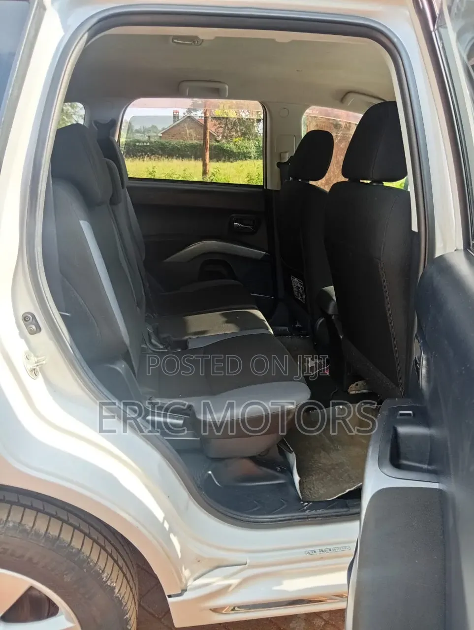 Mitsubishi Outlander 2011 White