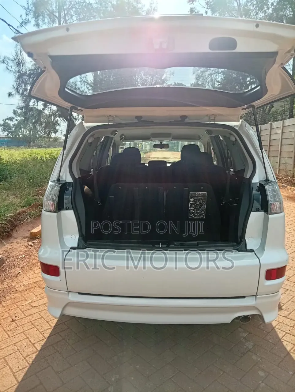 Mitsubishi Outlander 2011 White