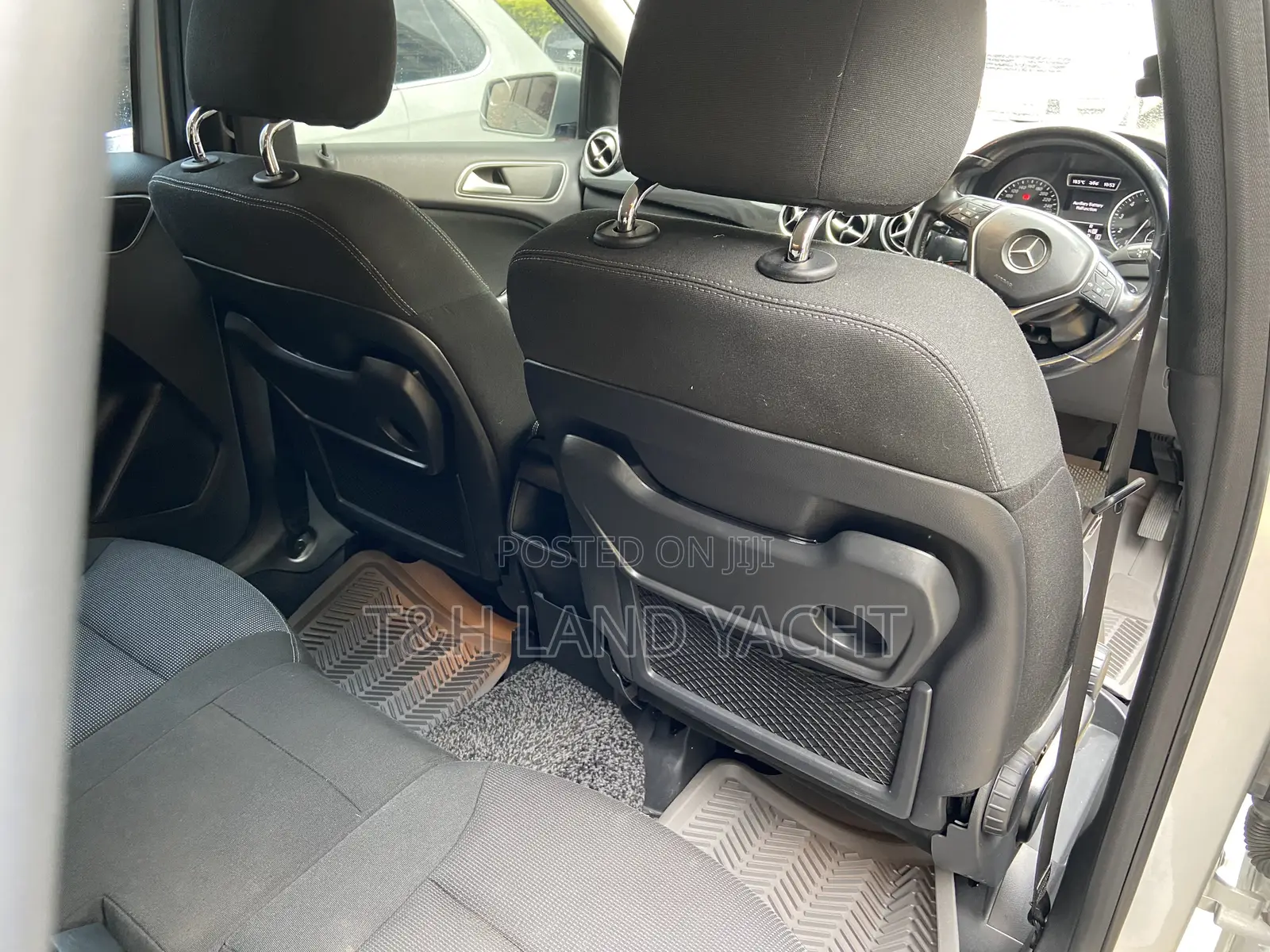 Mercedes-Benz B-Class B180 Petrol 2013 Silver