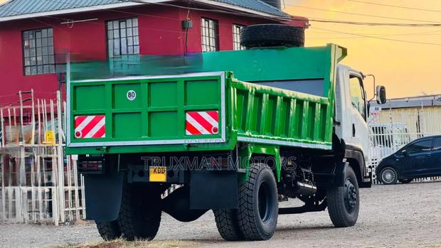Isuzu 2021 FTR Tipper White - thumbnail 13