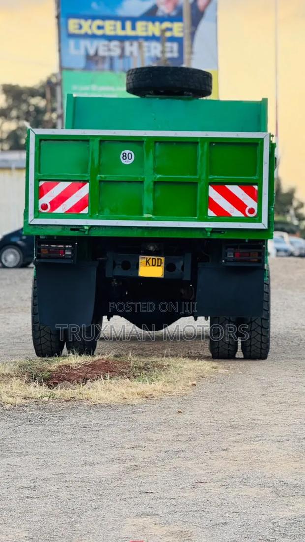 Isuzu 2021 FTR Tipper White - thumbnail 14