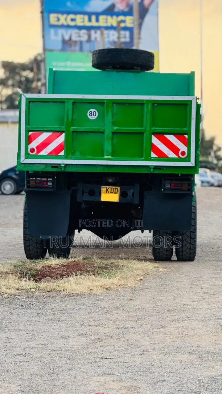 Isuzu 2021 FTR Tipper White