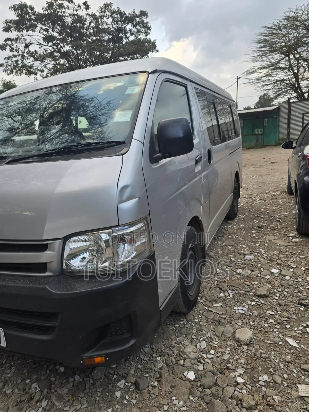 Toyota HiAce 2013 Silver