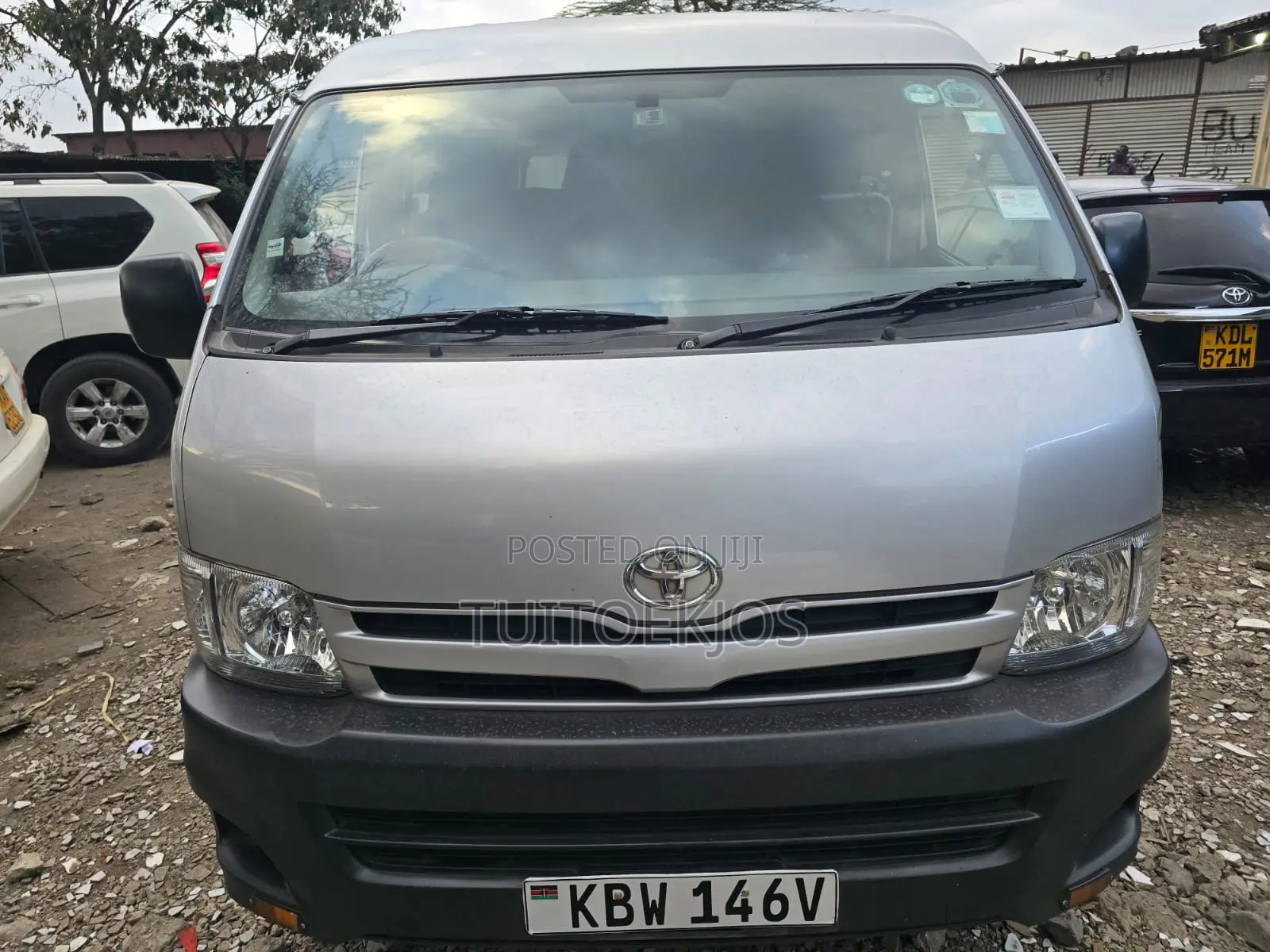 Toyota HiAce 2013 Silver