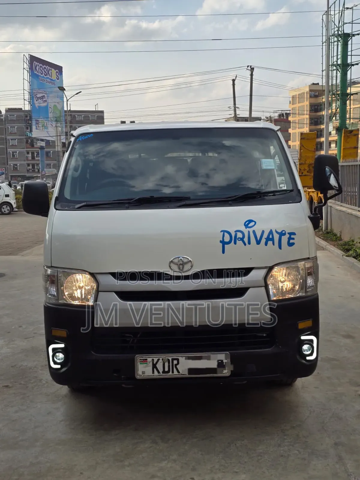 Toyota HiAce 2016 White