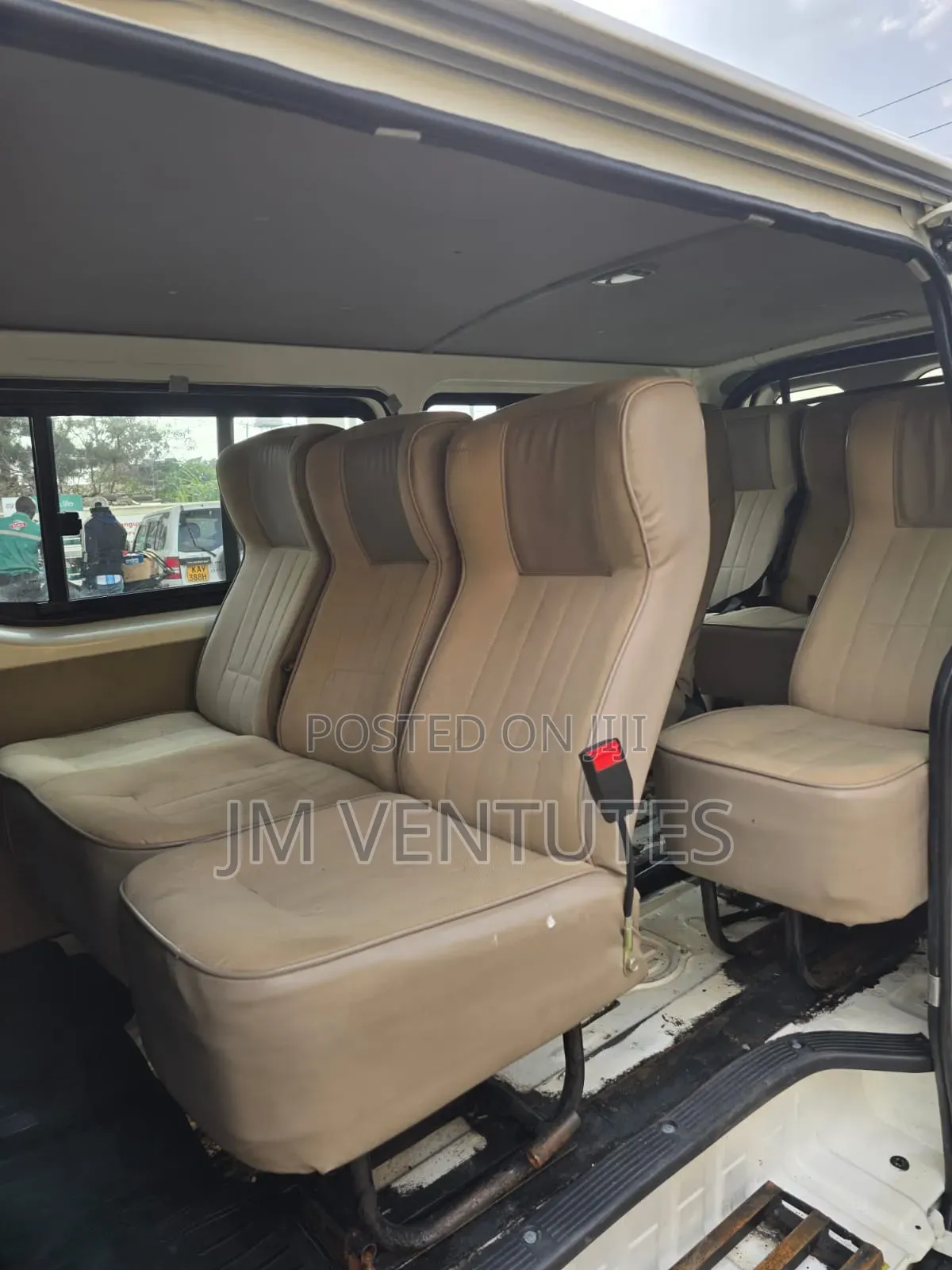 Toyota HiAce 2016 White