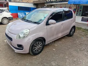 Toyota Passo 2014 Pink