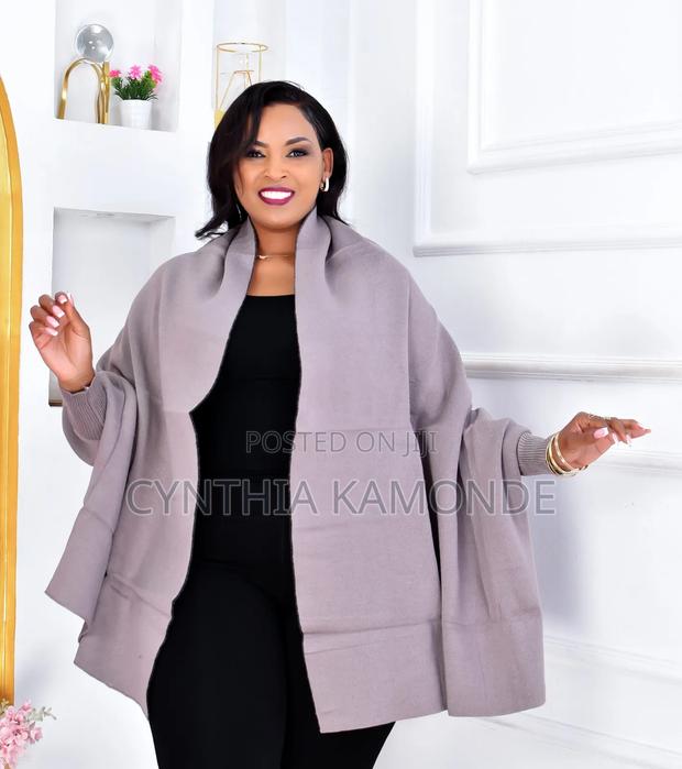 Plain Shawls With Hands - thumbnail 7