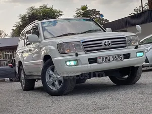 Toyota Land Cruiser 2004 White