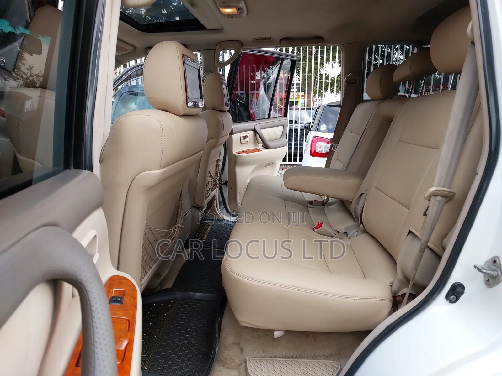 Toyota Land Cruiser 2004 White