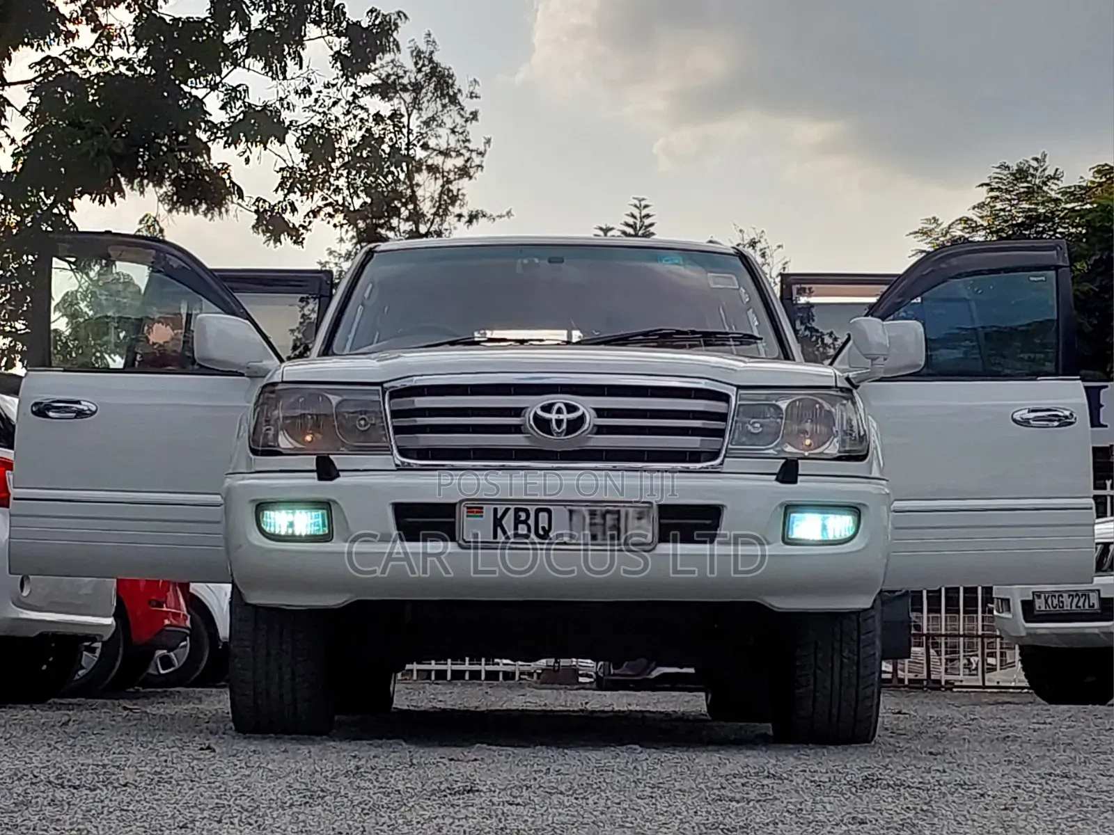 Toyota Land Cruiser 2004 White