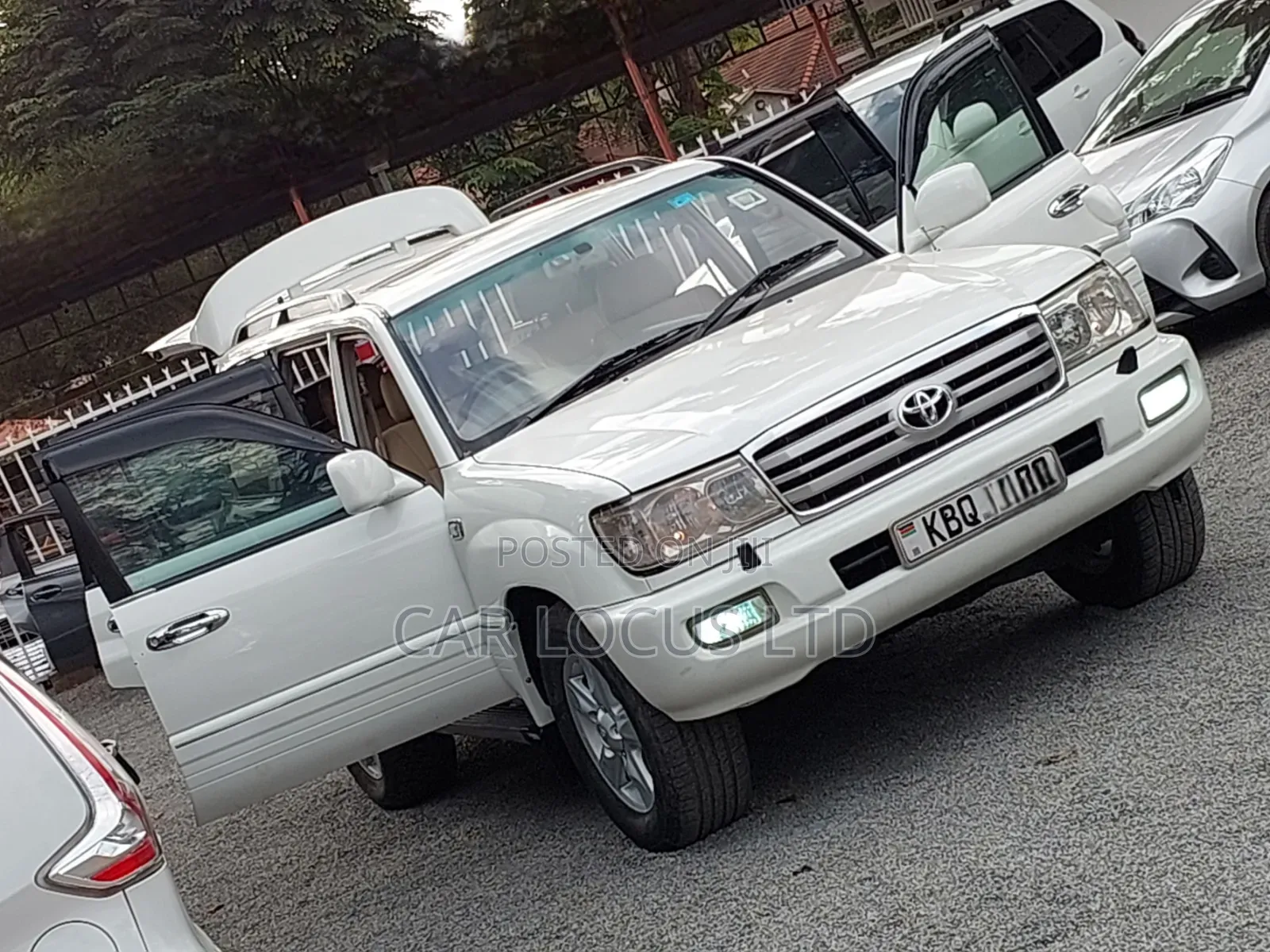 Toyota Land Cruiser 2004 White