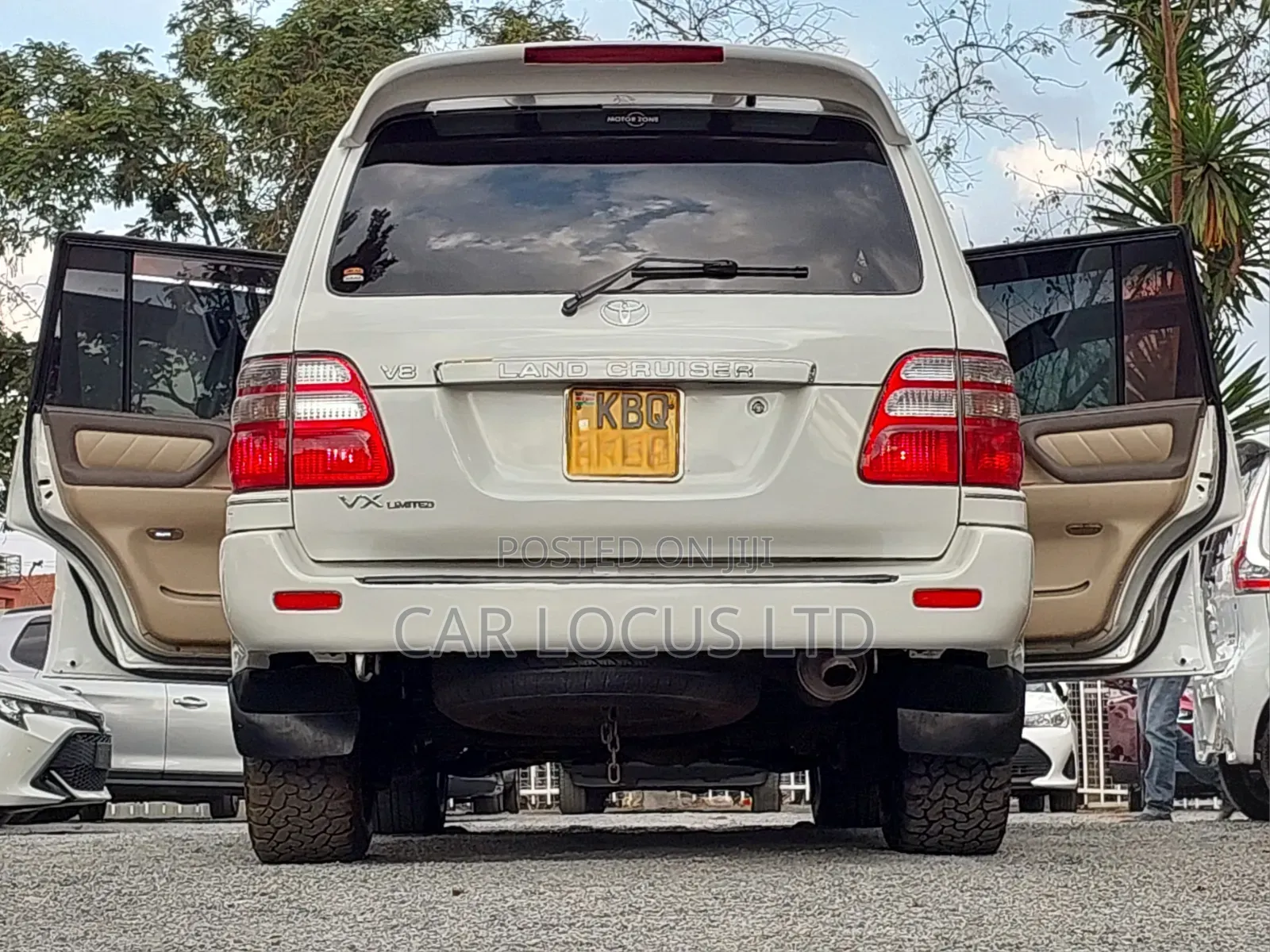 Toyota Land Cruiser 2004 White