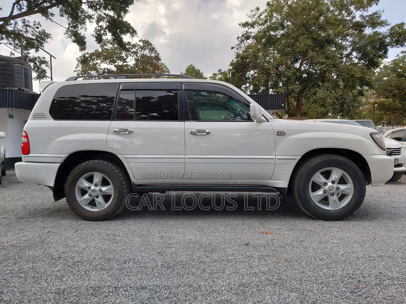 Toyota Land Cruiser 2004 White
