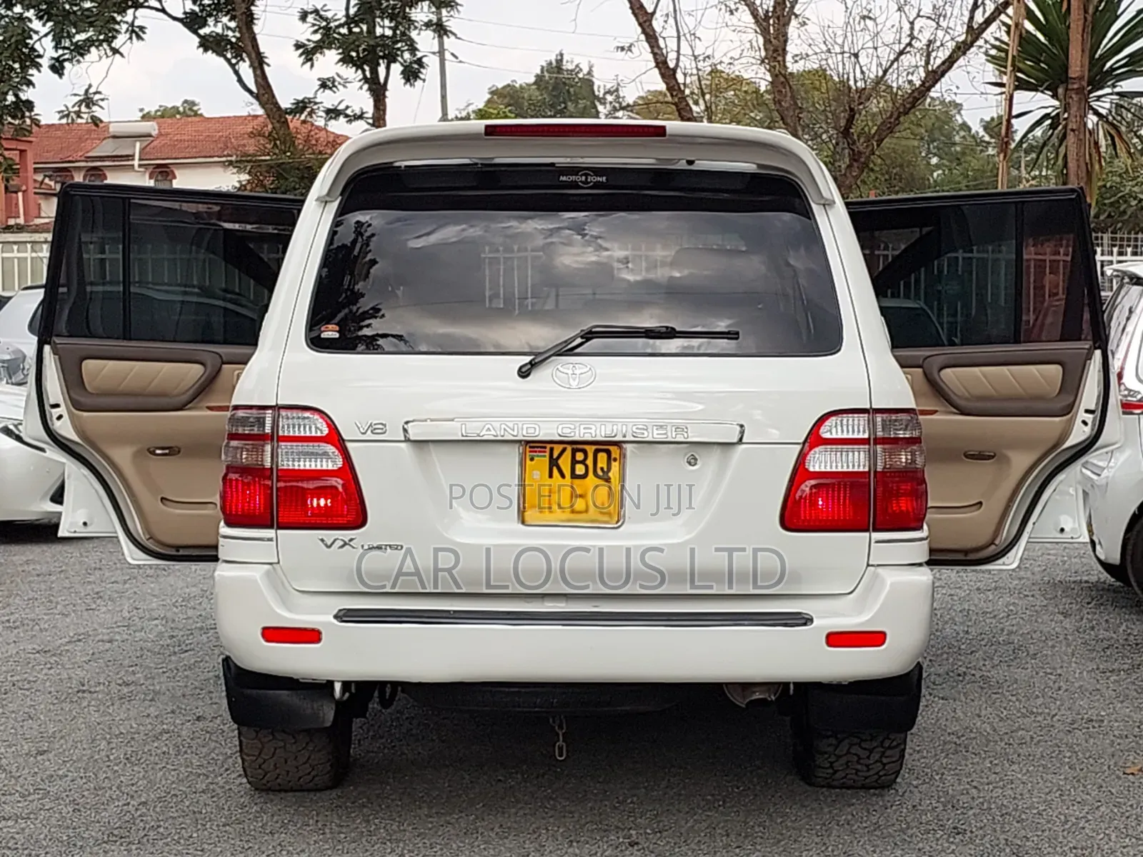 Toyota Land Cruiser 2004 White